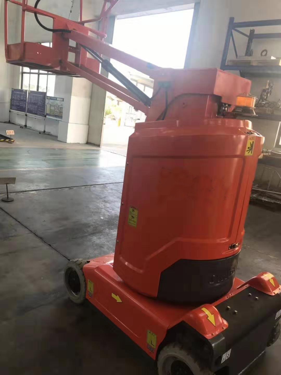 Vertical mast type aerial working platform